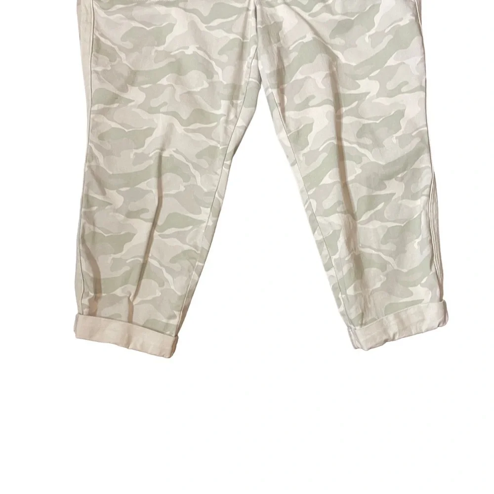 Torrid Crop Aviator Skinny Stretch‎ Twill Mid-Rise Pant In Camo